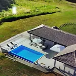 Heaven Villa *