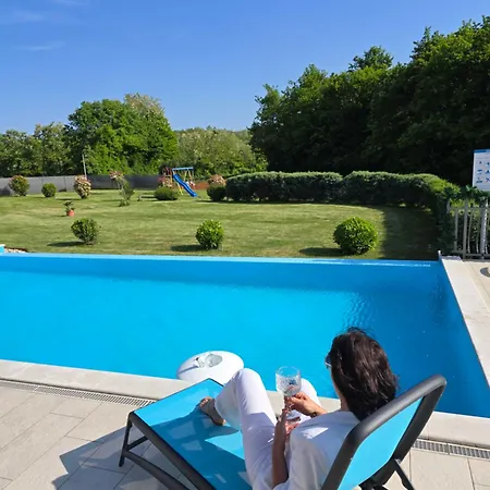 Heaven Villa *